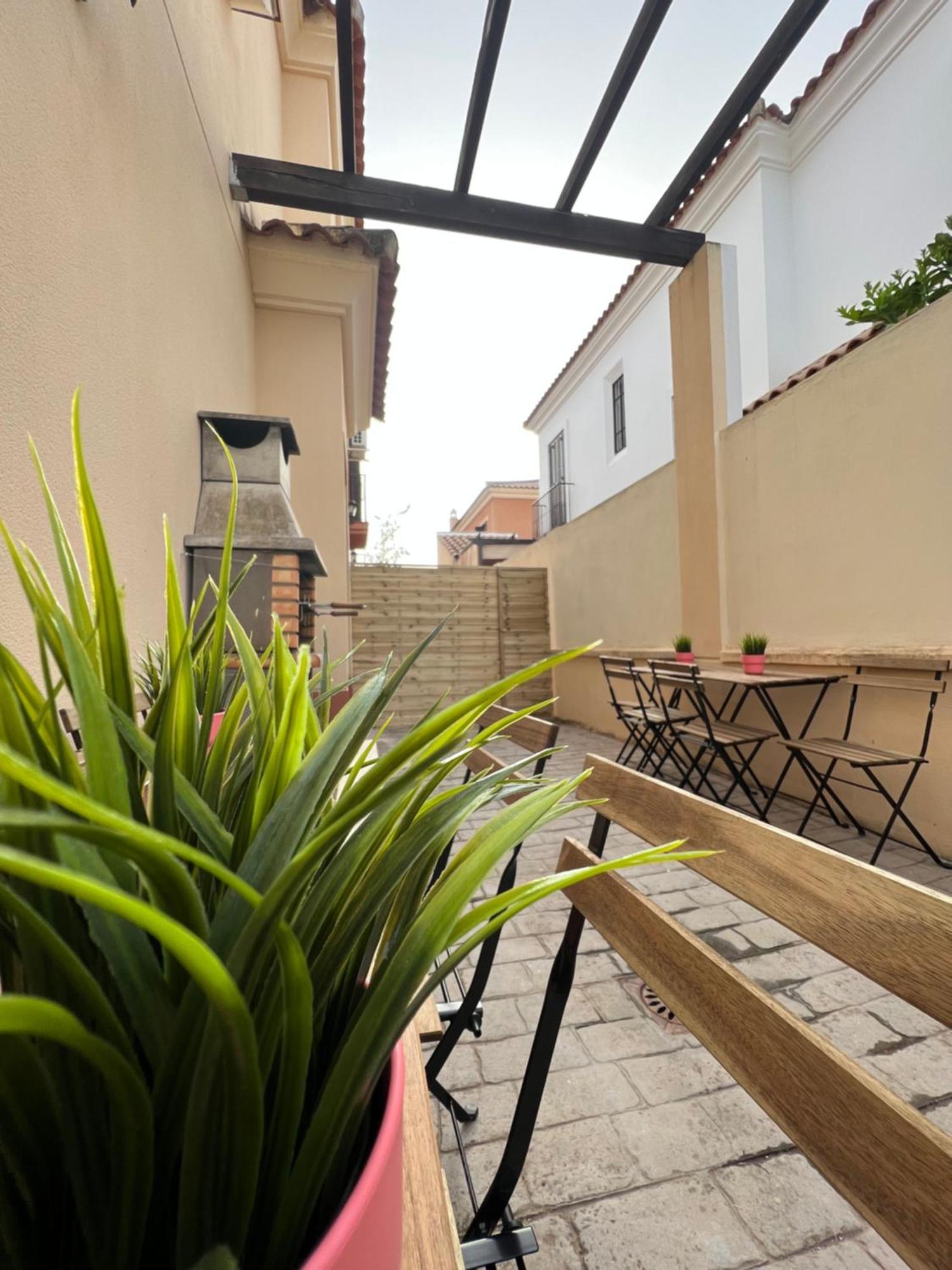 Apartamentos Sevilla Deluxe Rosales Los Rosales  Εξωτερικό φωτογραφία